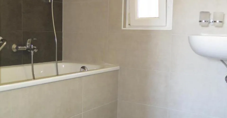 Bel appartement rénové récemment avec magnifique vue sur le lac. – foto 3 di 12