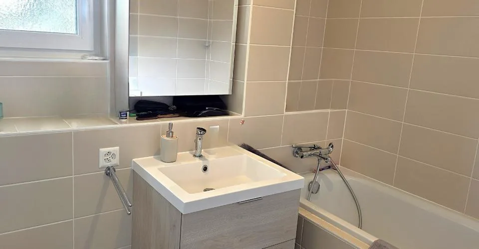 RENNAZ - Superbo appartamento di 2,5 locali al primo piano con balcone accanto all'ospedale. – foto 5 di 14
