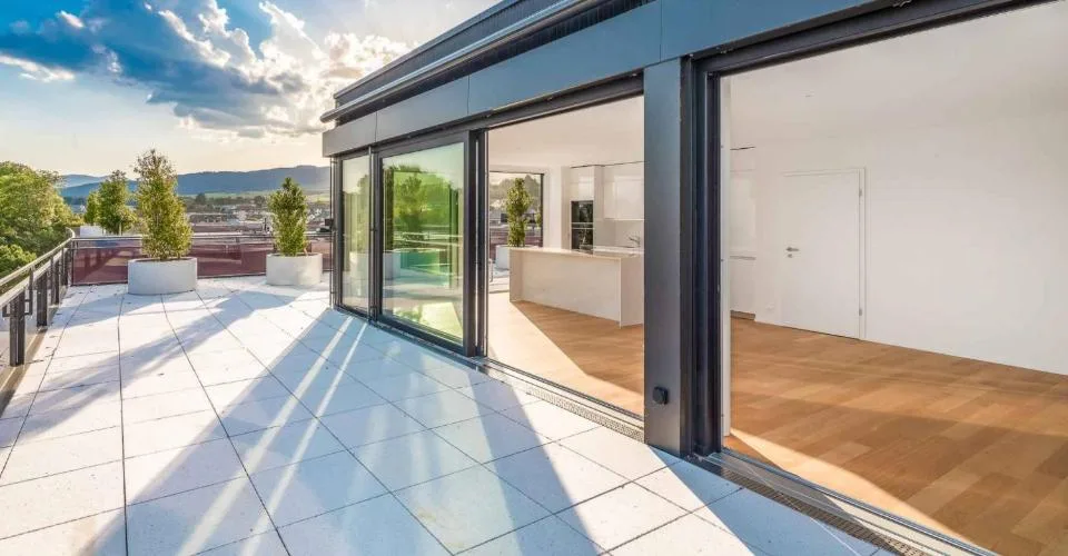 UNIQUE! Attique de 5.5 pièces de 180m2 bénéficiant d'un rooftop terrasse de 168m2 avec vue panoramique sur le lac et les Alpes – foto 9 di 27