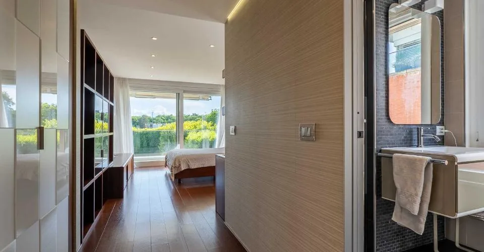 Prachtvolles Anwesen mit Pool und Panoramablick auf den See – Foto 24 von 38