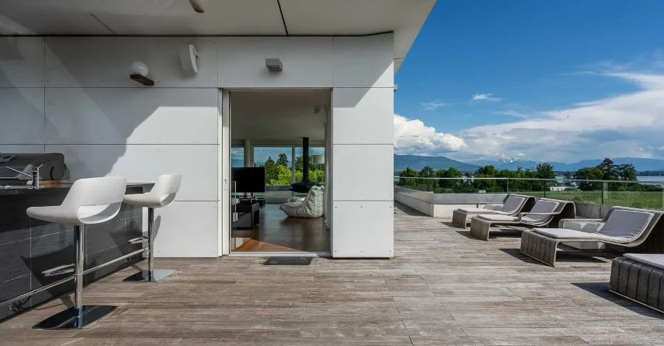 Prachtvolles Anwesen mit Pool und Panoramablick auf den See – Foto 15 von 38