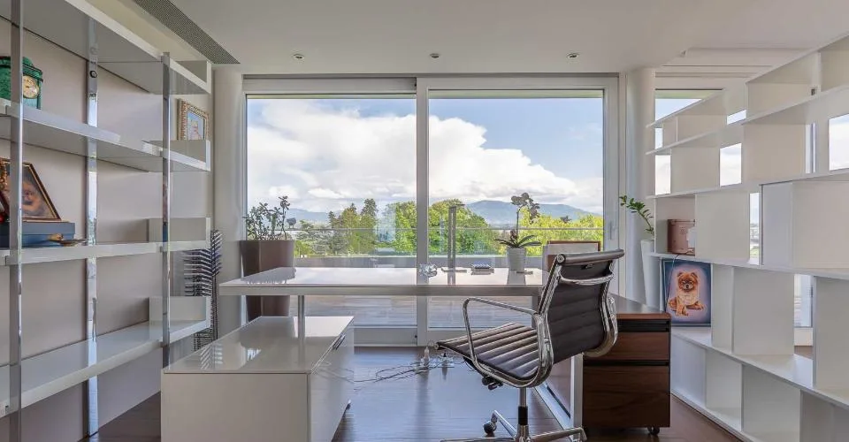 Prachtvolles Anwesen mit Pool und Panoramablick auf den See – Foto 17 von 38