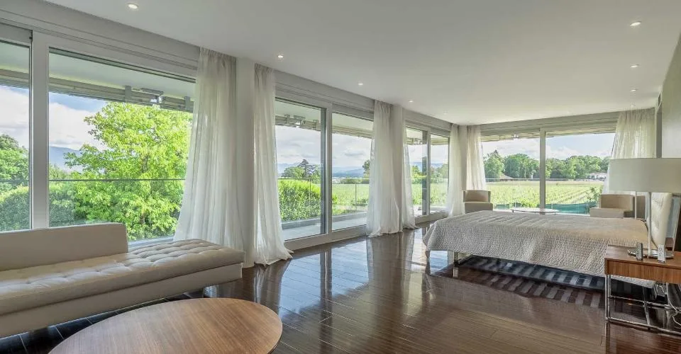 Prachtvolles Anwesen mit Pool und Panoramablick auf den See – Foto 20 von 38