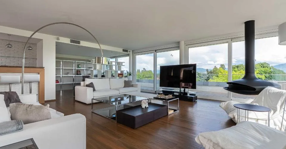 Prachtvolles Anwesen mit Pool und Panoramablick auf den See – Foto 16 von 38