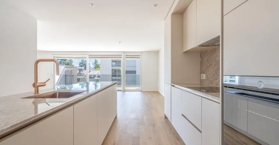 4,5 pièces neuf avec un généreux balcon – Foto 3 von 18