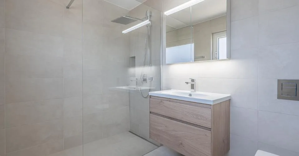 4,5 pièces neuf avec un généreux balcon – Foto 7 von 18