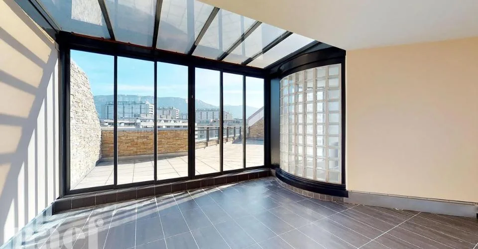 Bello duplex a Carouge situato in Rue des Caroubiers 15 – foto 3 di 17