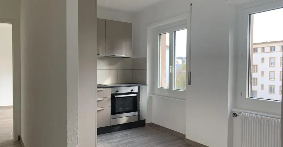Bel appartement rénové de 2.5 pièces – Foto 3 von 24