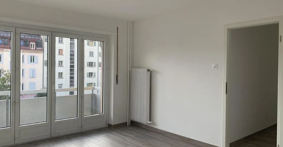 Bel appartement rénové de 2.5 pièces – Foto 6 von 24