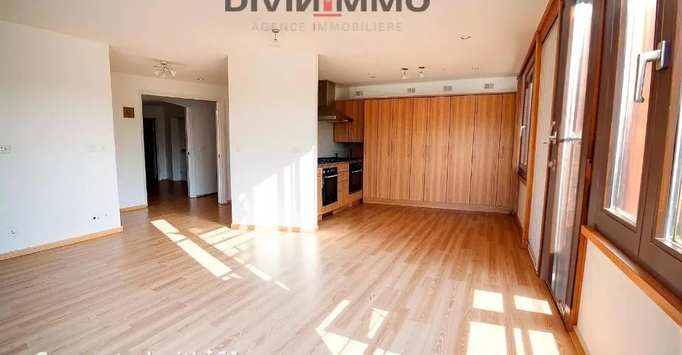 Appartement en attique avec garage – photo 2 of 24