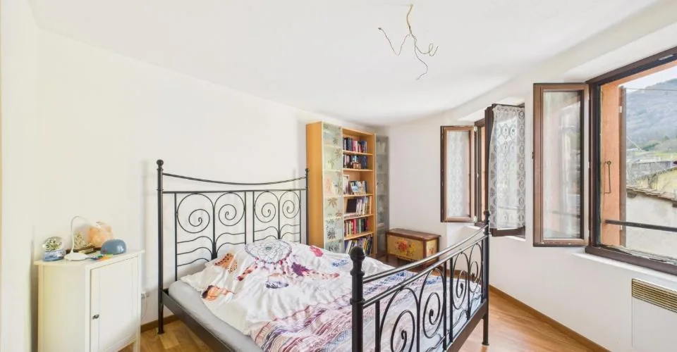 Geräumiges und helles Reihenhaus mit 5 Räumen in Novaggio – Foto 23 von 35