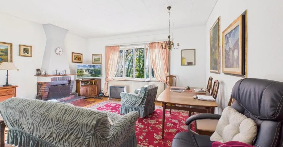 Affascinante casa unifamiliare di 4.5 immersa nel verde ad Aranno – foto 33 di 38