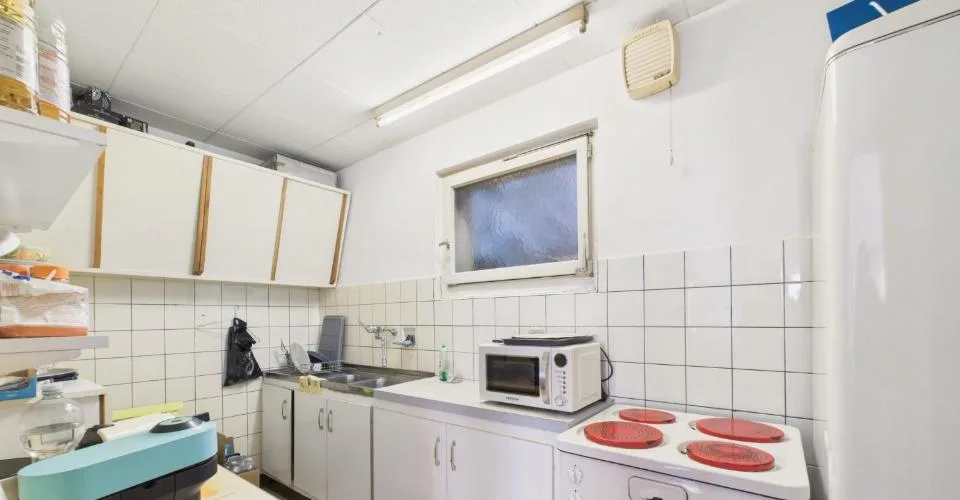 Affascinante casa unifamiliare di 4.5 immersa nel verde ad Aranno – foto 35 di 38