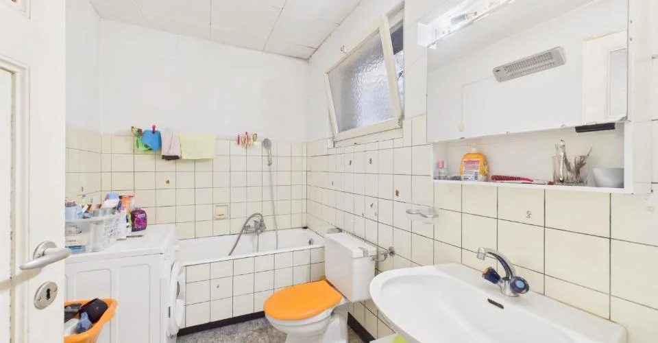 Affascinante casa unifamiliare di 4.5 immersa nel verde ad Aranno – foto 37 di 38