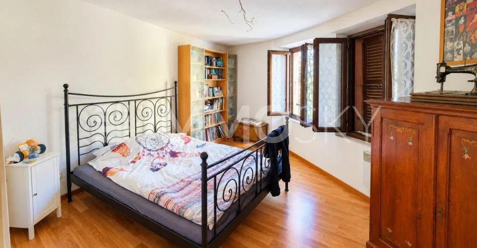 Interesting real estate opportunity on multiple levels – photo 3 of 29