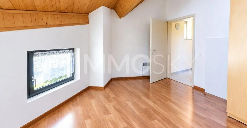 Interesting real estate opportunity on multiple levels – photo 5 of 29