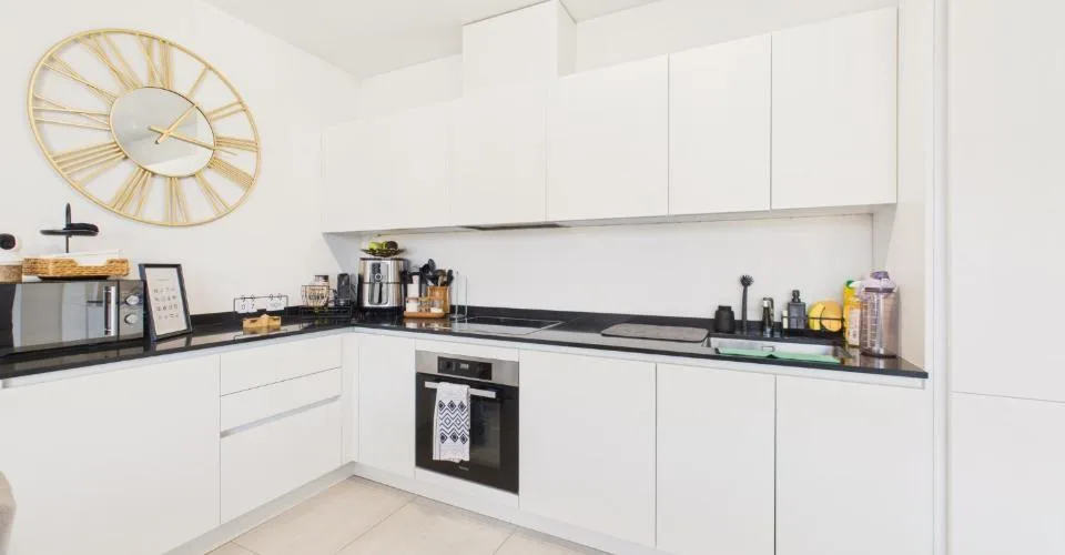 Moderna 2.5 locali attic-flat con ampio balcone, Agno – Foto 16 von 22