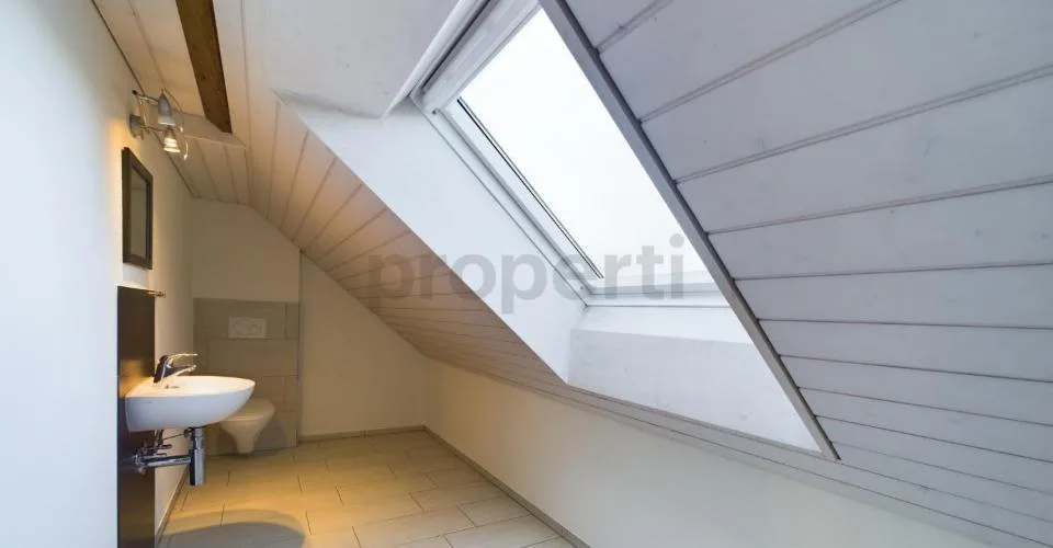 Carattere rurale, layout generoso e balcone accogliente