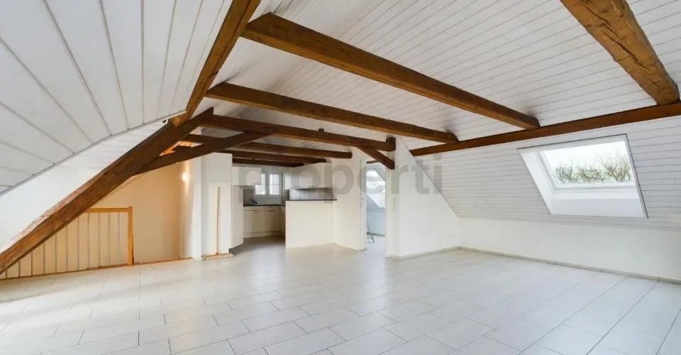 Carattere rurale, layout generoso e balcone accogliente