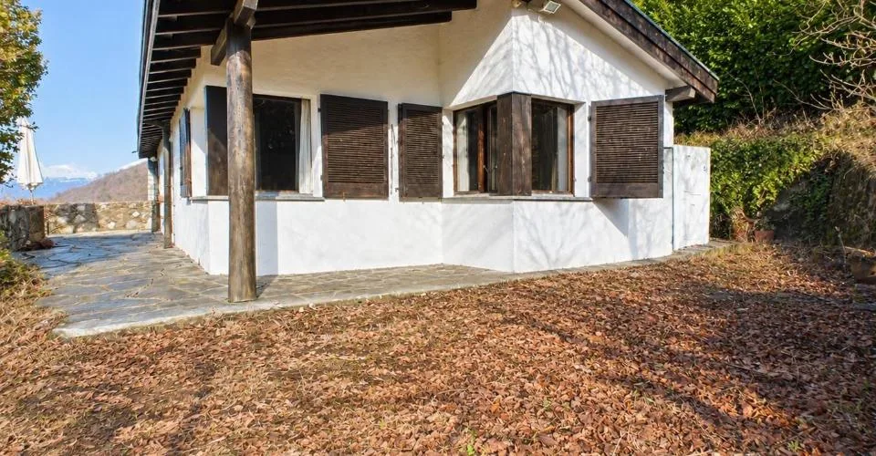 Arogno: caratteristica casa con vista lago, giardino e grande potenziale – foto 35 di 38