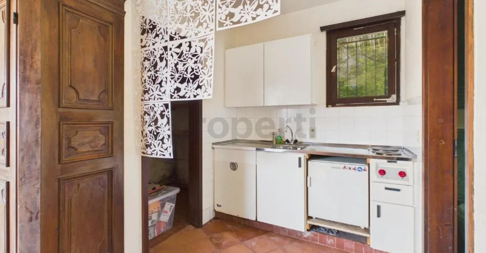 Arogno: caratteristica casa con vista lago, giardino e grande potenziale – foto 32 di 38