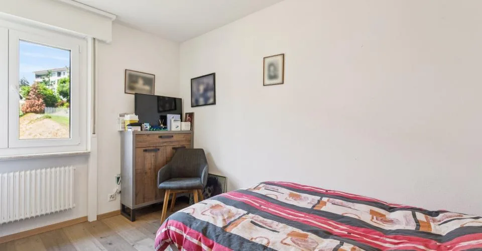 Un appartement rénové de 5.5 pièces au cœur de Villars-sur-Glâne – Foto 4 von 19