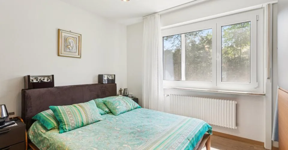 Un appartement rénové de 5.5 pièces au cœur de Villars-sur-Glâne – Foto 2 von 19