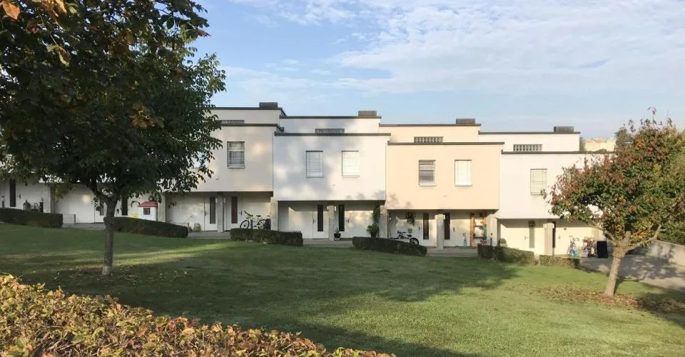 Villa contiguë duplex de 4½ pièces avec terrasse – Foto 3 von 10