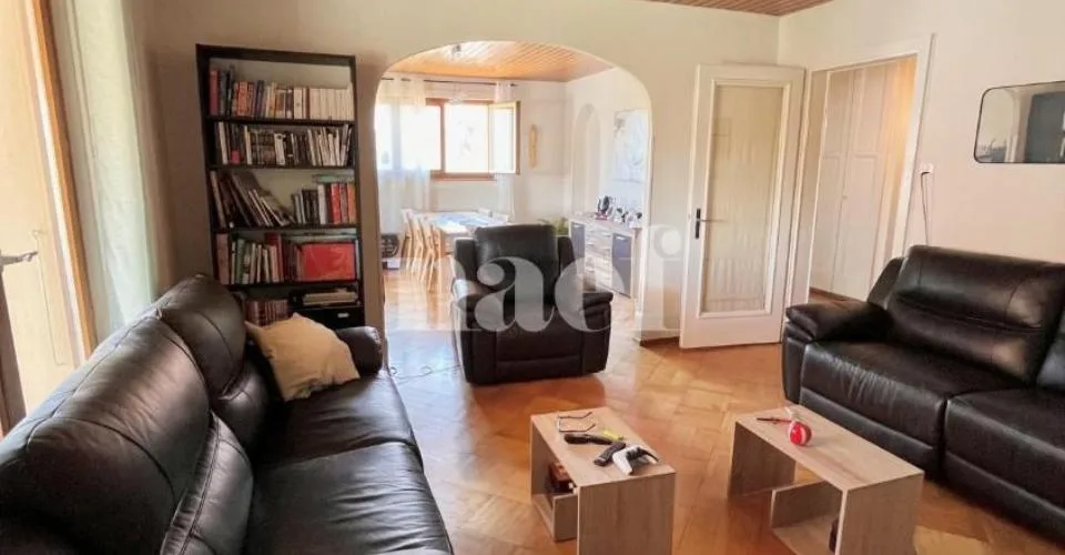 Große 4.5-Zimmer-Wohnung in idealer Lage – Foto 5 von 18