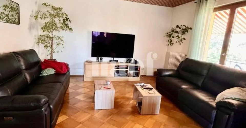 Große 4.5-Zimmer-Wohnung in idealer Lage – Foto 4 von 18