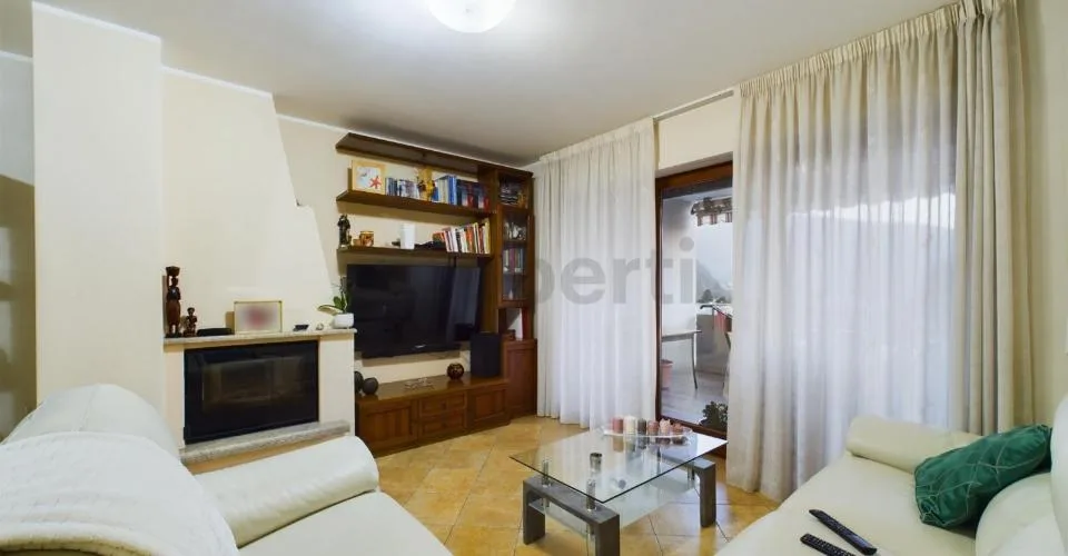 Grand et lumineux appartement rénové de 4,5 pièces à Caslano – photo 13 sur 24