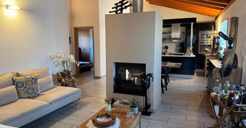 Camino doppia vista, terrazza relax e ascensore con accesso diretto in casa – foto 2 di 37