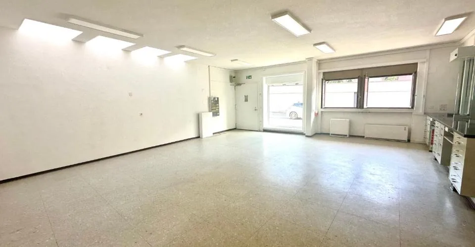 Schönes Einfamilienhaus mit 7,5 Zimmern und Garten in Cureglia – Foto 22 von 28
