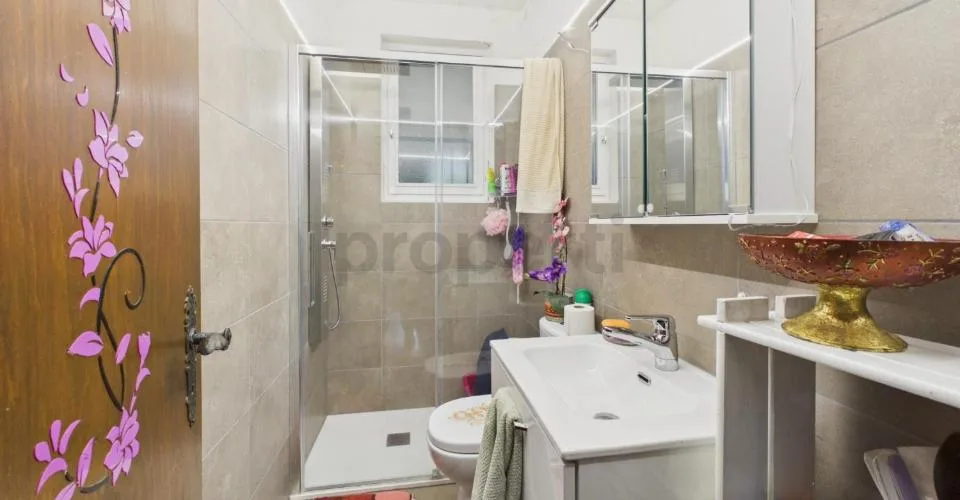 Zweifamilienhaus mit Panoramablick in Wohngebiet von Cugnasco – Foto 29 von 31
