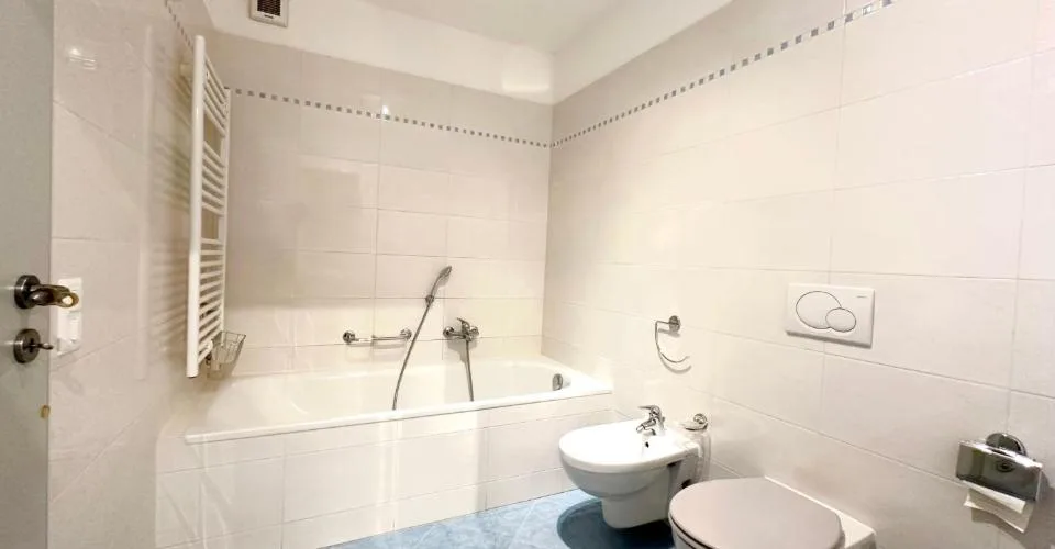 Elegantes Apartment mit 4.5 Zimmern und modernen Ausstattungen in Castel San Pietro – Foto 16 von 22