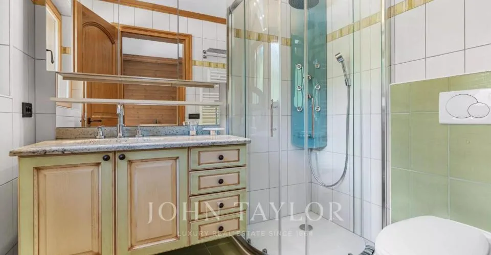 5.5 pièces de standing, Plafond cathédrale, 4 suites, wellness à Cr... – foto 11 di 31
