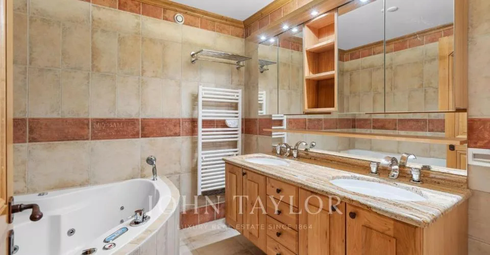5.5 pièces de standing, Plafond cathédrale, 4 suites, wellness à Cr... – foto 9 di 31