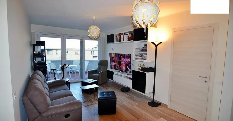 Renovated apartment with lake view in Paradiso – photo 14 of 24