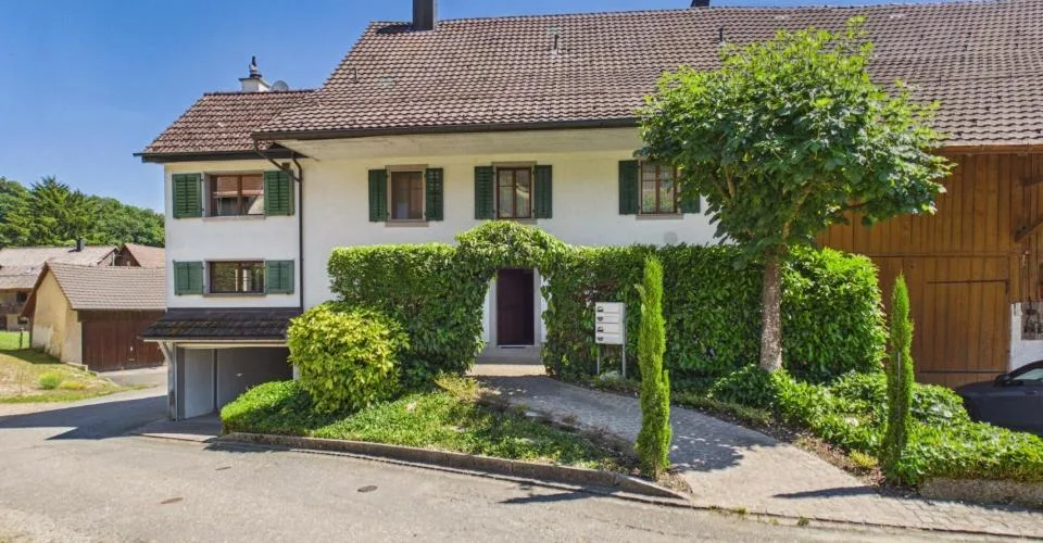 Maison de ferme historique avec deux unités de résidence et un potentiel polyvalent à Vogelsang (Lengnau AG) – photo 12 sur 22