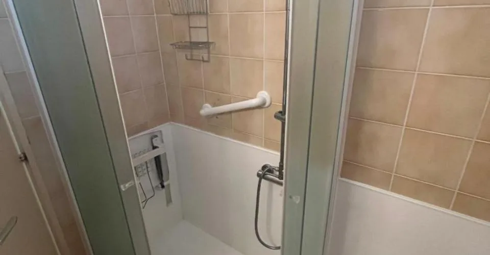 Ampio Balcone, Risalita con Ascensore, Bagno e Cucina Nuovi (2020) ... – Foto 27 von 32