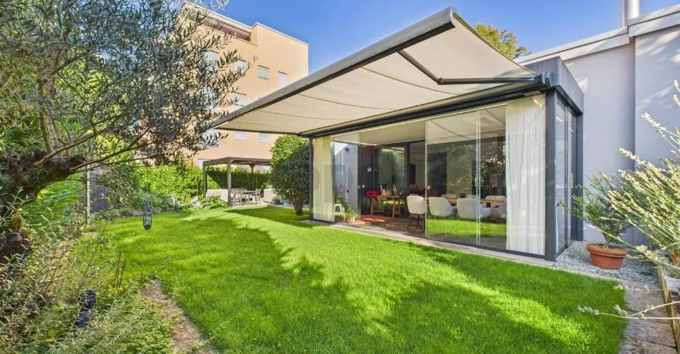 Maison moderne avec jardin, spa privé et technologie avancée à Locarno – photo 17 sur 26