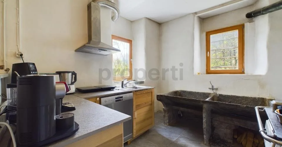 Pittoresca casa plurifamiliare con terreno nel cuore della Val di Blenio / Malvenfarbiges Mehrfamilienhaus mit Grundstück im Herzen des Bleniotals – Foto 23 von 27
