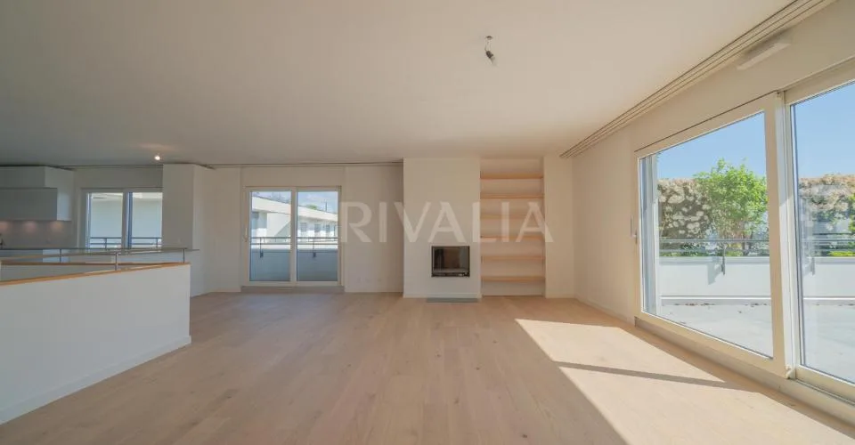 Superbe attique en duplex rénové avec terrasses et vue dégagée – foto 16 di 26