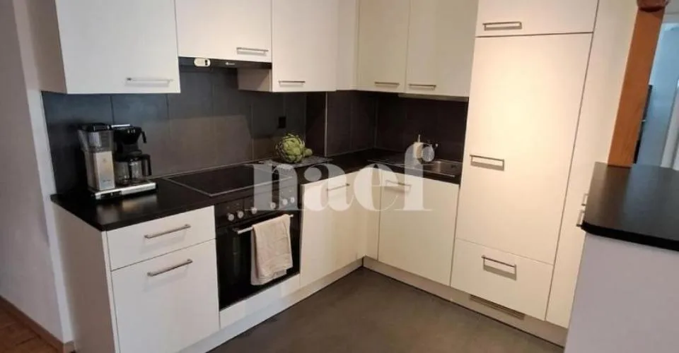 Appartement de 3.5 pièces au 3e étage avec ascenseur – Foto 3 von 10