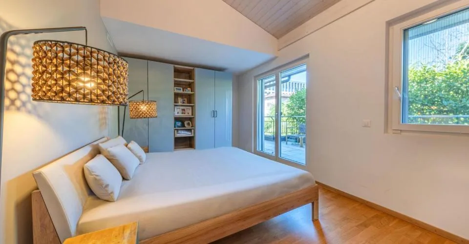Helles, modernes Penthouse mit großer Terrasse – Foto 4 von 12