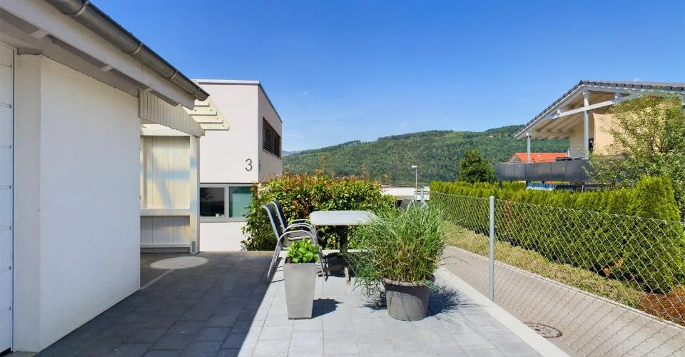 Charmante 2.5-Zimmer Wohnung in ruhigem Einfamilienhaus-Wohnquartier – photo 12 sur 16