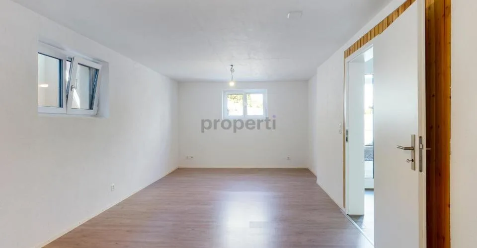 Charmante 2.5-Zimmer Wohnung in ruhigem Einfamilienhaus-Wohnquartier – photo 15 sur 16