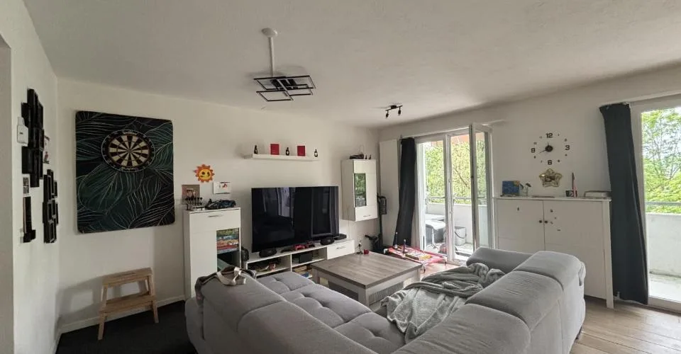 Helle und moderne 3,5-Zimmer-Wohnung in Nidau – foto 2 di 18