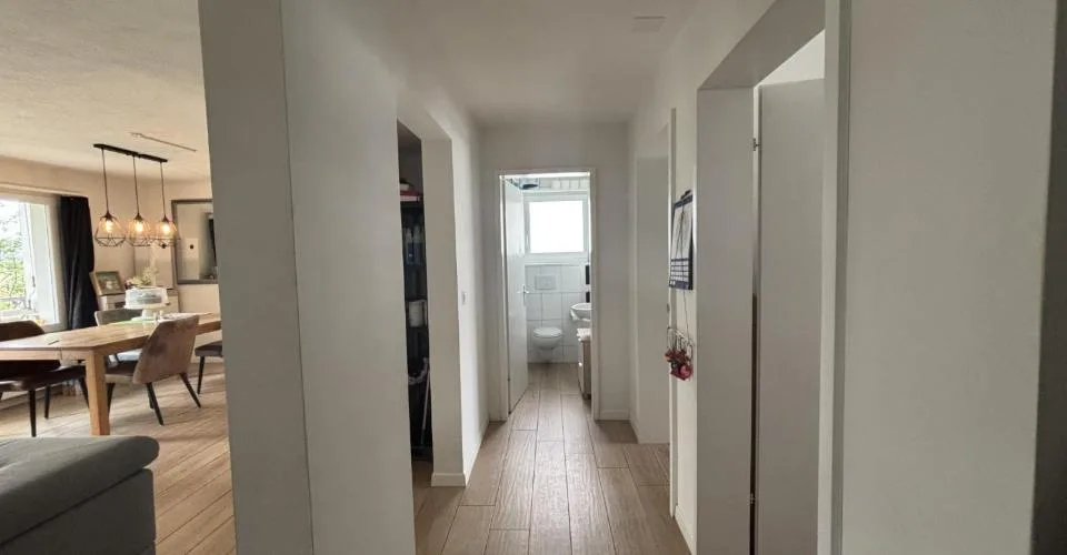 Helle und moderne 3,5-Zimmer-Wohnung in Nidau – foto 3 di 18