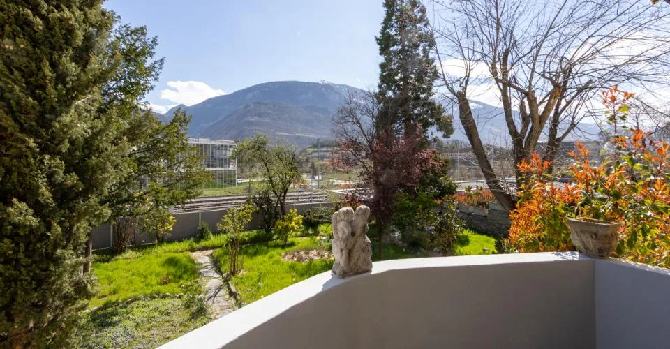 AUSSERGEWÖHNLICHES WOHNHAUS IN DER MITTE VON SIERRE – Foto 15 von 17